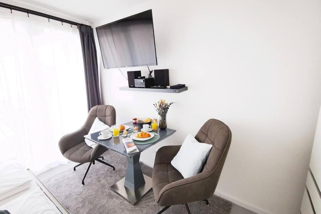 Hh 05 By Rockchair - Superhost Status - Modernes Mit Sonnigem Balkon & Premium Boxspringbetten In Winterhude - Geheimtipp Hamburg