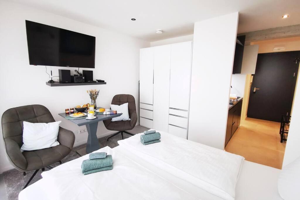 Apartment Hh 05 By Rockchair - Superhost Status - Modernes Mit Sonnigem Balkon & Premium Boxspringbetten In Winterhude - Geheimtipp *