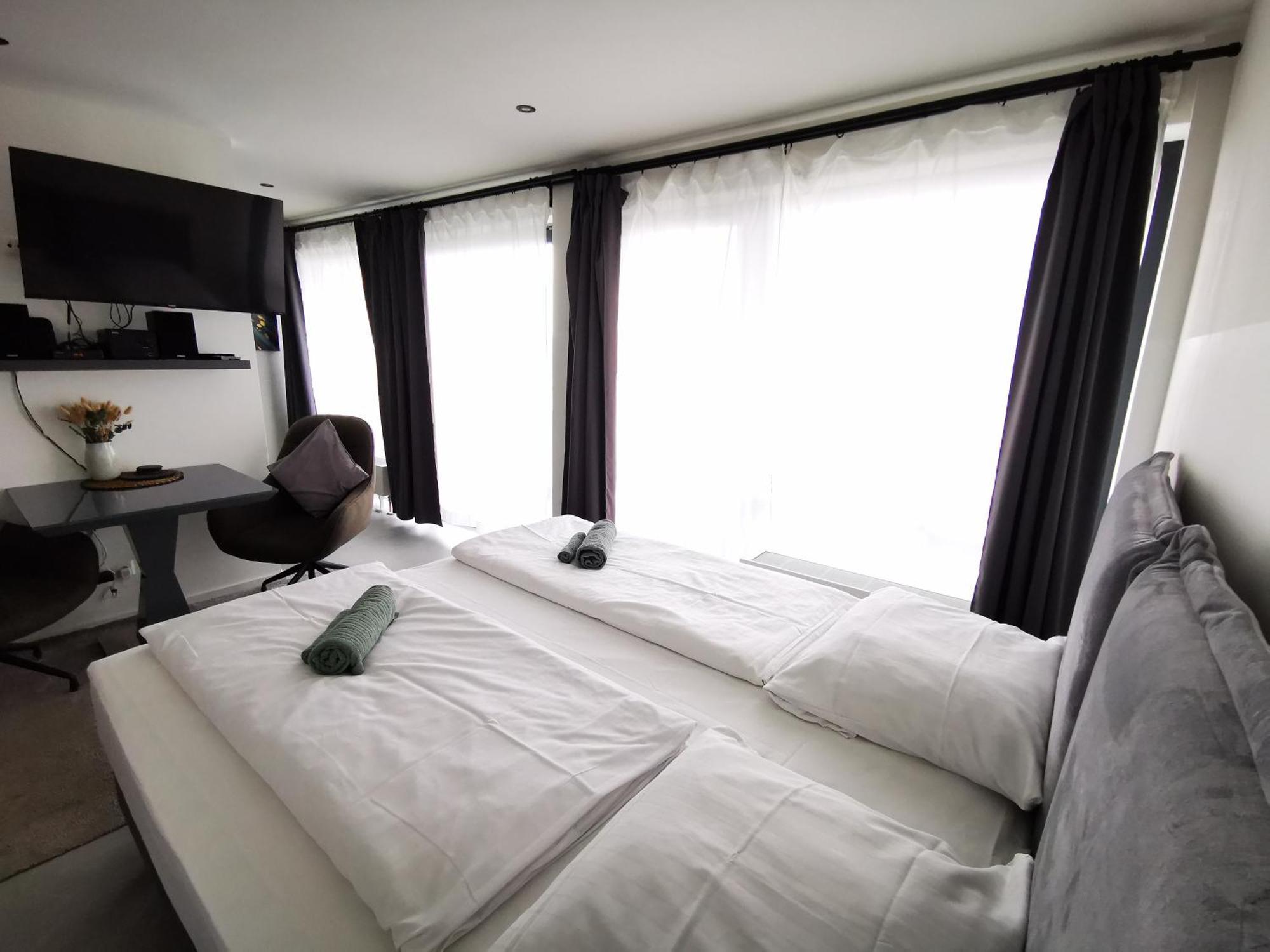 Hh 05 By Rockchair - Superhost Status - Modernes Mit Sonnigem Balkon & Premium Boxspringbetten In Winterhude - Geheimtipp *