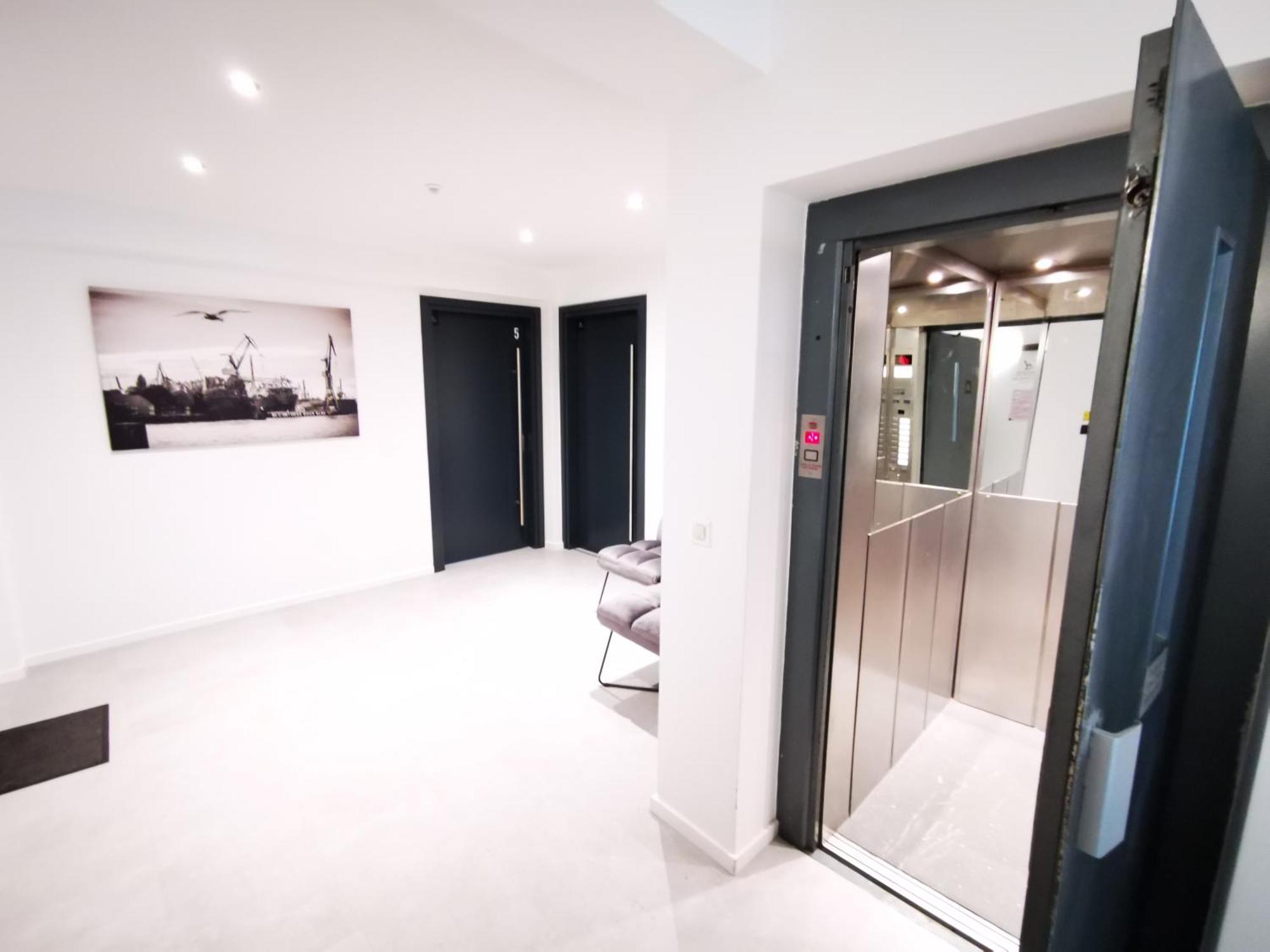 Hh 05 By Rockchair - Superhost Status - Modernes Mit Sonnigem Balkon & Premium Boxspringbetten In Winterhude - Geheimtipp * Hamburg