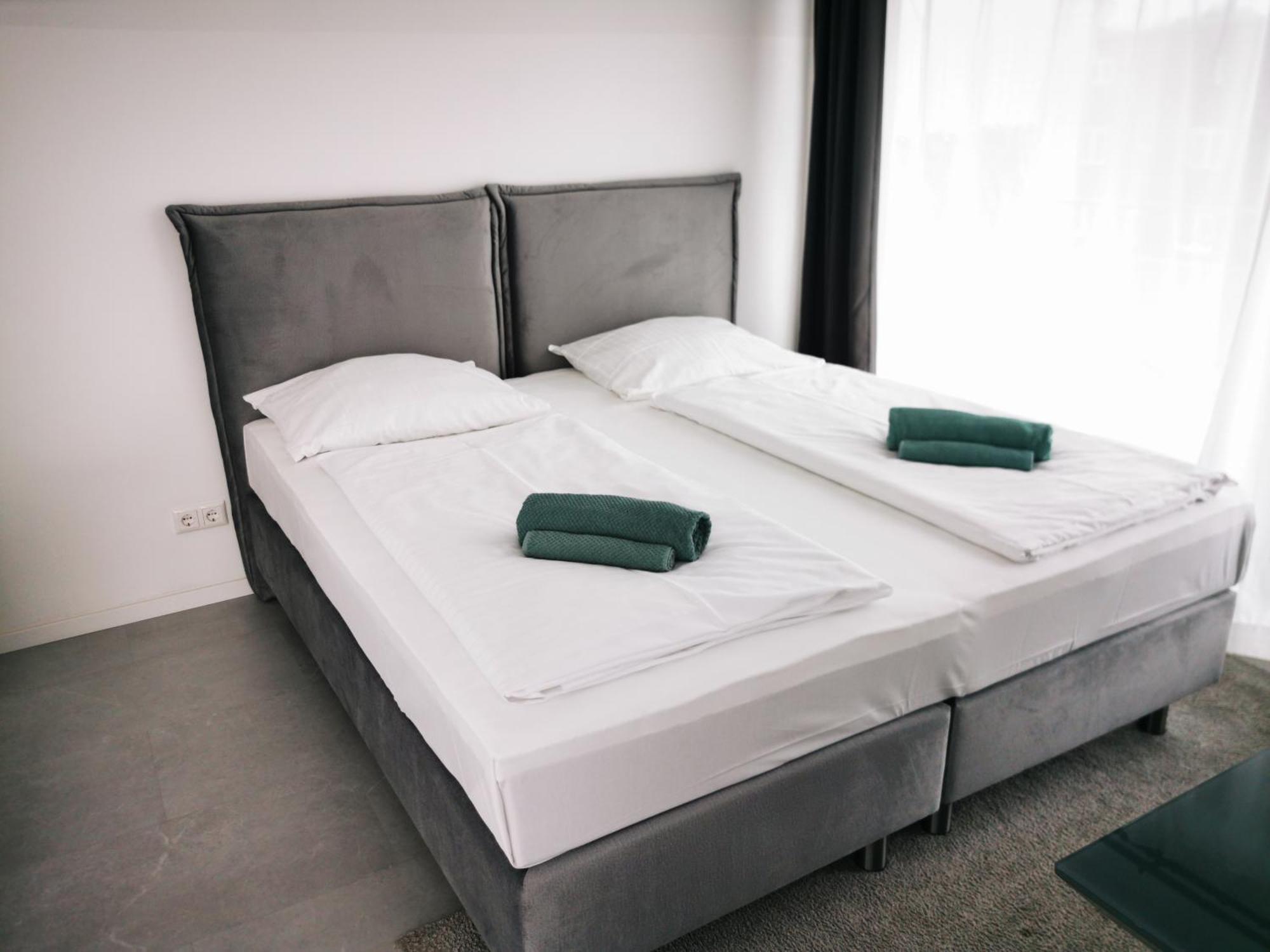 Apartment Hh 05 By Rockchair - Superhost Status - Modernes Mit Sonnigem Balkon & Premium Boxspringbetten In Winterhude - Geheimtipp Hamburg