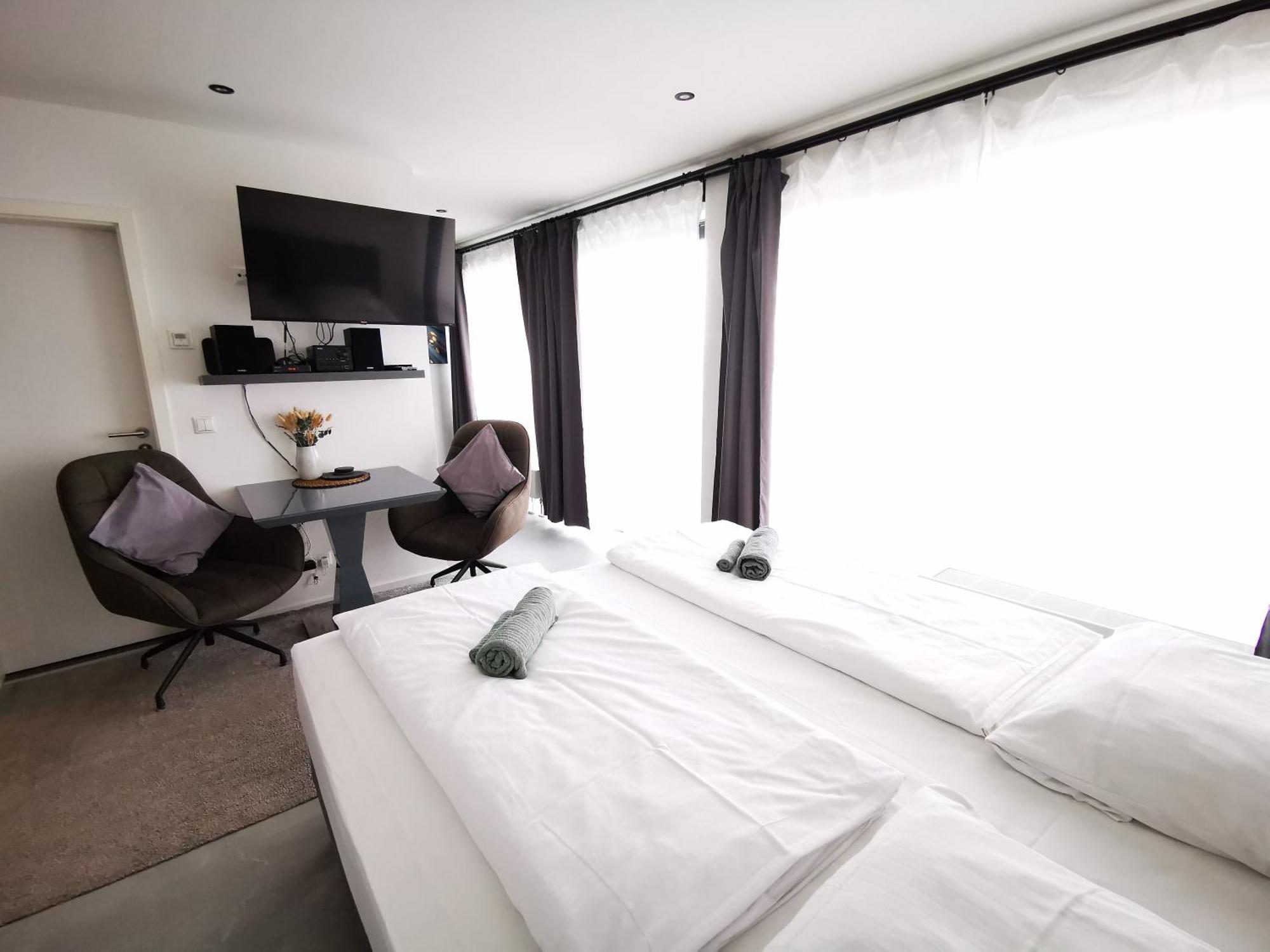 Hh 05 By Rockchair - Superhost Status - Modernes Mit Sonnigem Balkon & Premium Boxspringbetten In Winterhude - Geheimtipp