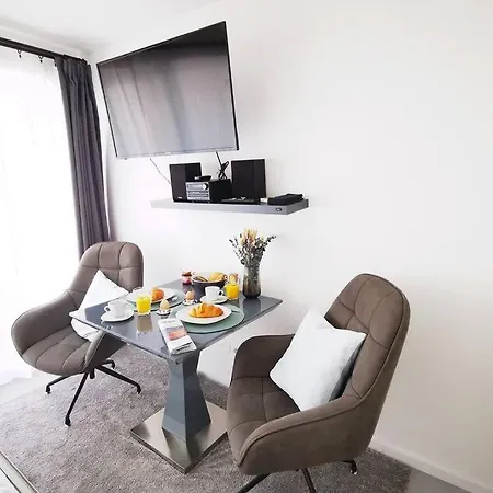 Hh 05 By Rockchair - Superhost Status - Modernes Apartment Mit Sonnigem Balkon & Premium Boxspringbetten In Winterhude - Hamburg Top Geheimtipp Exterior photo