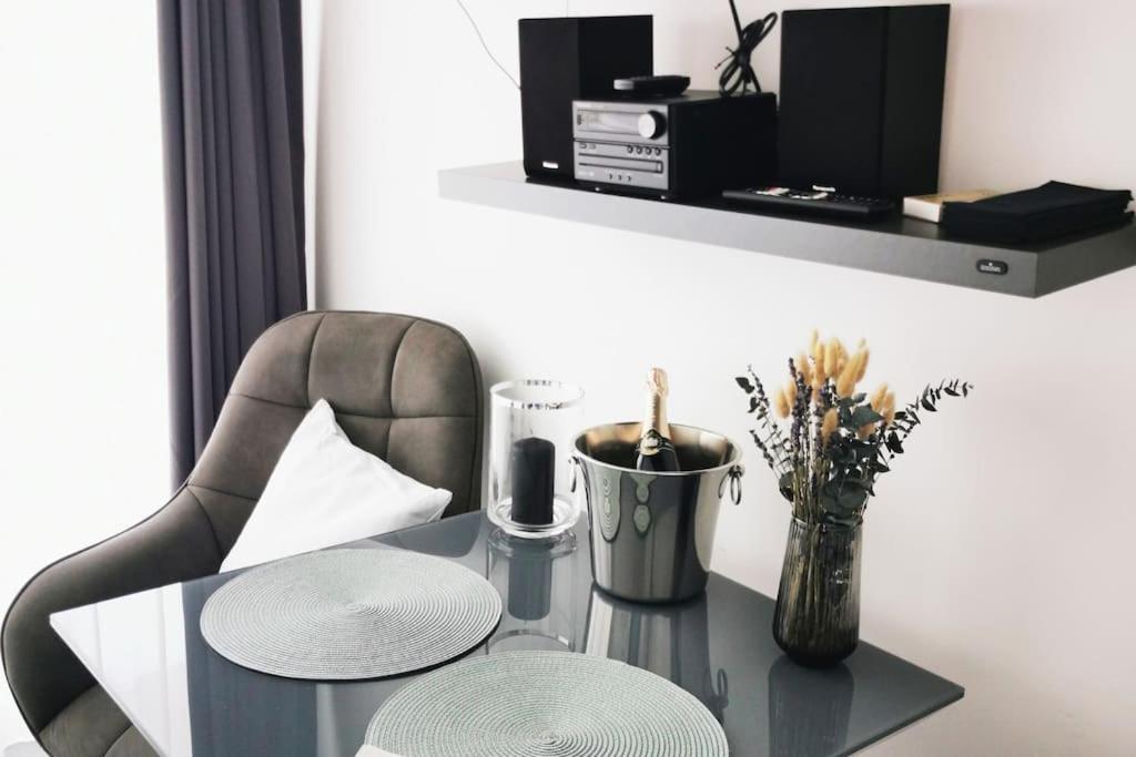 Hh 05 By Rockchair - Superhost Status - Modernes Mit Sonnigem Balkon & Premium Boxspringbetten In Winterhude - Geheimtipp Hamburg-Harburg