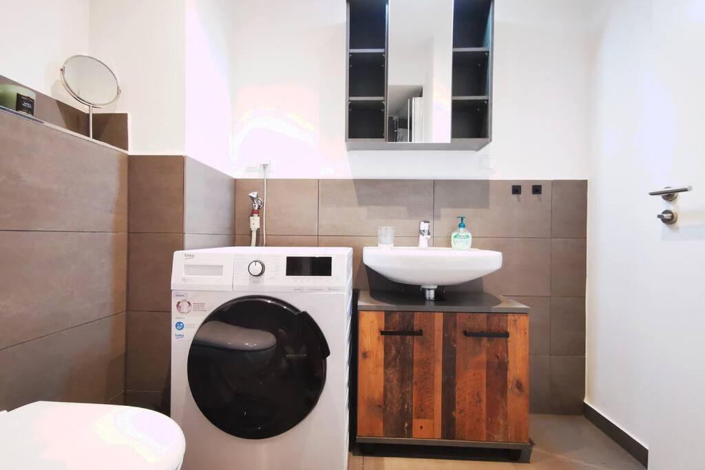 Hh 05 By Rockchair - Superhost Status - Modernes Mit Sonnigem Balkon & Premium Boxspringbetten In Winterhude - Geheimtipp Hamburg-Harburg